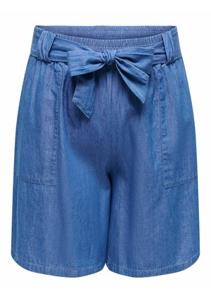 Niebieskie krótkie spodenki dżinsowe z elastycznym paskiem w talii, przednimi naszywanymi kieszeniami i przewiązanym materiałowym paskiem w talii.