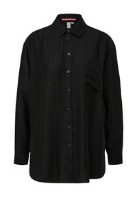 Zwarte longsleeve shirt gemaakt van gestructureerde stof, met een knoopsluiting aan de voorkant, kraag en een enkele borstzak. Subtiel kreukpatroon.