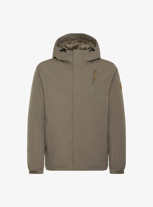 Brun isoleret jakke med hætte, frontlynlås og en lynlås lomme på brystet. Har tekstureret stof og svage syningsdetaljer.