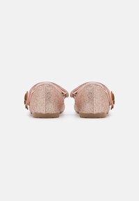 Friboo Baleríny s páskem - rose gold