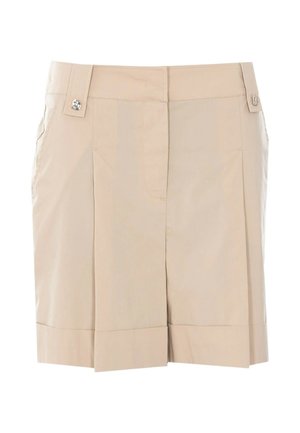 Short beige fino al ginocchio con pieghe frontali, passanti per cintura, bottoni decorativi argentati e tasche laterali.
