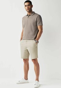 Next - STRAIGHT FIT STRETCH CHINO - Shorts - bone natural Immagine in miniatura 1