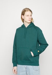 Carhartt WIP HOODED CHASE - Jersey con capucha - botanic/gold