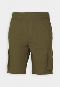 Shorts cargo verts olive avec une taille élastique, poches latérales et un tissu texturé. Dispose de deux poches cargo latérales pour le rangement.
