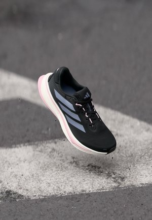 SUPERNOVA RISE 2 - Hardloopschoenen voor op de weg - core black/silver violet/clear pink