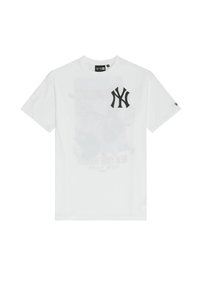 Camiseta de algodón blanca con el logotipo negro de los New York Yankees en el lado izquierdo del pecho y una impresión gráfica desvanecida en el frontal. Manga corta.