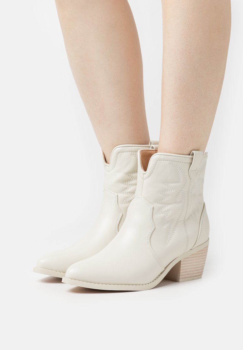 Even&Odd Cowboy/biker ankle boot off white/offwhite Zalando.co.uk