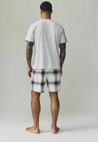 Thumbnail Image 3