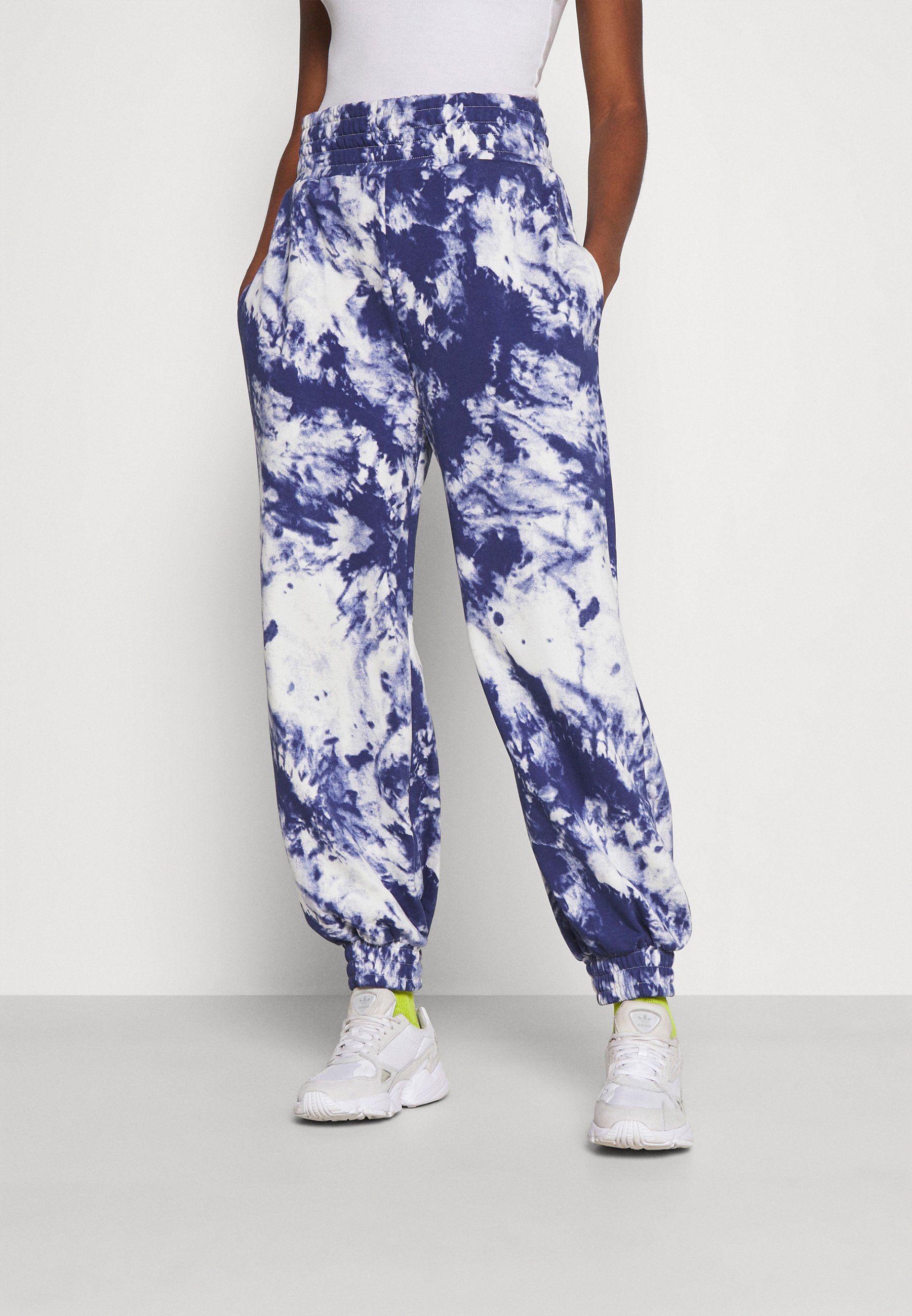 oversized tracksuit bottoms