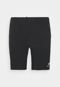 Svarta badshorts med elastisk midjeband och snöre, med en sidoficka och en liten vit logotyp nere till höger.
