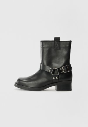 SABRENTA  - Cowboy/biker ankle boot - black