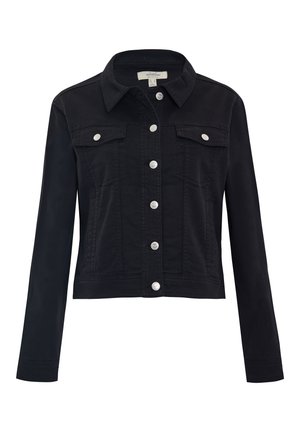 Chaqueta de mezclilla negra con cuello, botones plateados, dos bolsillos en el pecho y mangas largas. Presenta un diseño ajustado y un ligero desgarro.