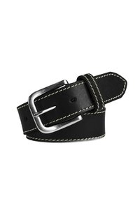 Schwarzer Leder Gürtel mit einer silbernen Metallschnalle und kontrastierendem weißen Stich. Der Riemen ist glatt, mit einer spitzen Endung und gleichmäßig geformt.