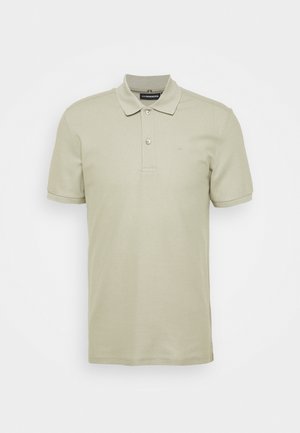 Polo shirt vert clair à manches courtes en tissu de coton, avec un col et une patte de boutonnage à trois boutons, ornée d'un logo discret sur la poitrine.