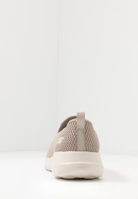 Skechers Performance GO WALK WALKING TRAINERS - Scarpe da camminata - taupe