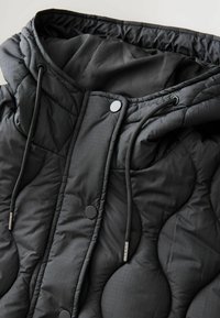 PETITE FIT - LIGHTWEIGHT QUILTED  - Mezisezónní bunda  - black
