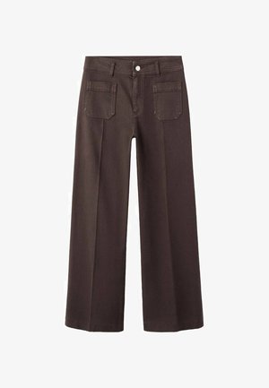 Pantalons larges marron foncé avec poches plaquées à l'avant, passants pour ceinture, fermeture par bouton et détails de coutures visibles.