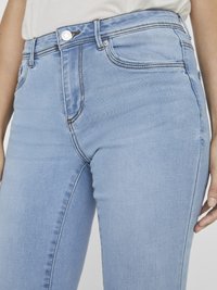 Vero Moda VMTANYA PIPING JEANS - Jeggings - light blue denim