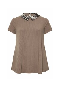 T-shirt marrone a costine con maniche corte e colletto leopardato, dotato di chiusura con bottone sul retro. Tessuto morbido.