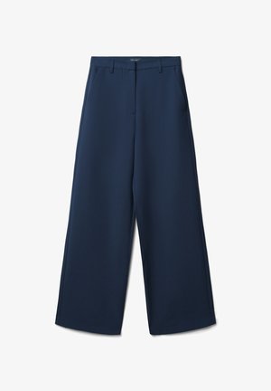 Pantalons larges bleu marine en tissu lisse, avec un design épuré, des poches avant et une taille ajustée pour un ajustement structuré.