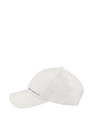 Witte baseballpet met gebogen klep en "KARL LAGERFELD" gedrukt in kleine zwarte letters op het voorste linker paneel.