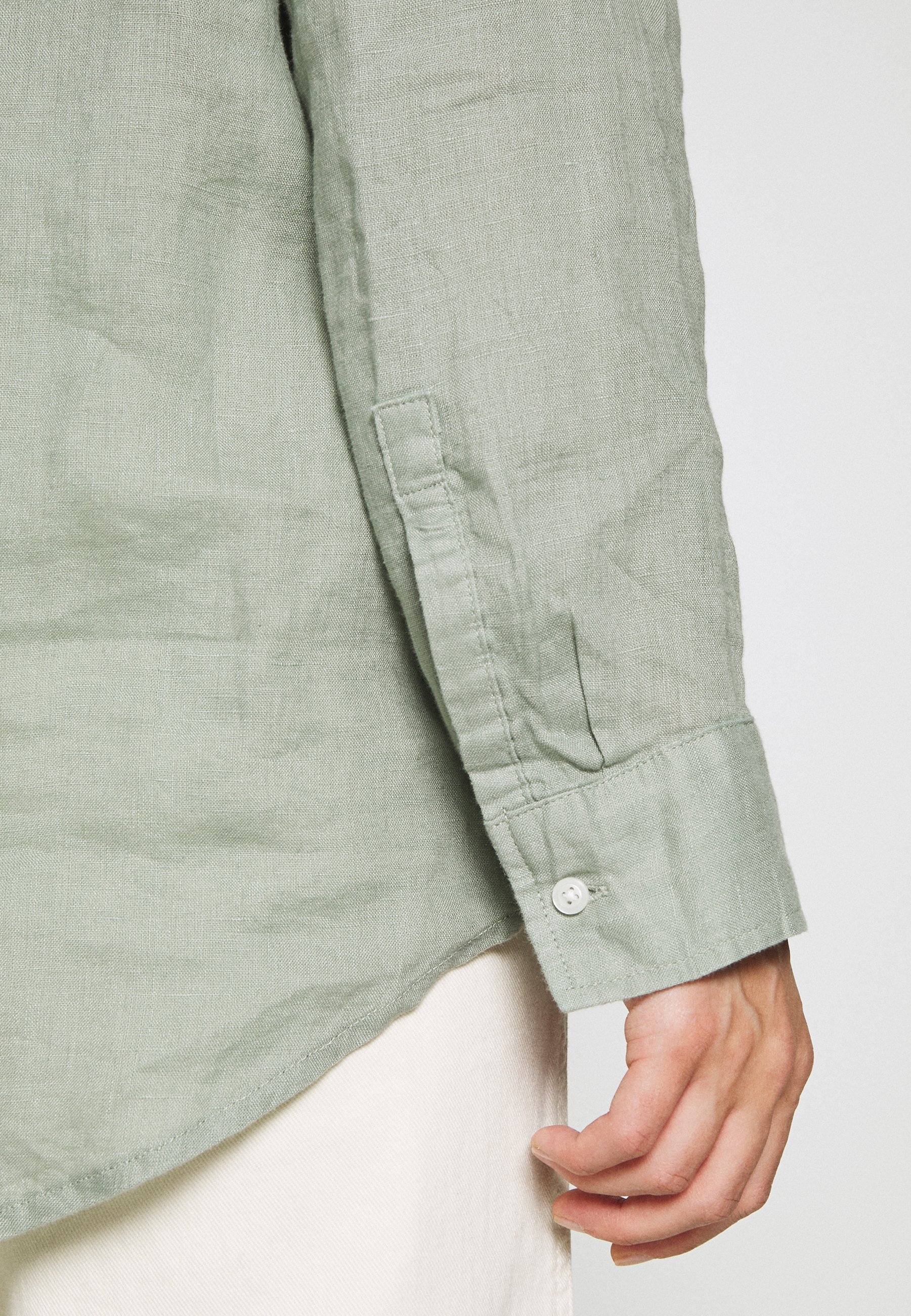 GAP Petite Bluser sage Zalando.no GAP Petite SHIRRED EASY POPOVER DOBBY - Bluser - fresh white
