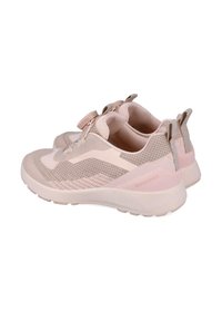 Zapatillas deportivas de color rosa claro con acentos de malla y sintético, punta redondeada, upper texturizado, tirador y sistema de cordones para un ajuste seguro.