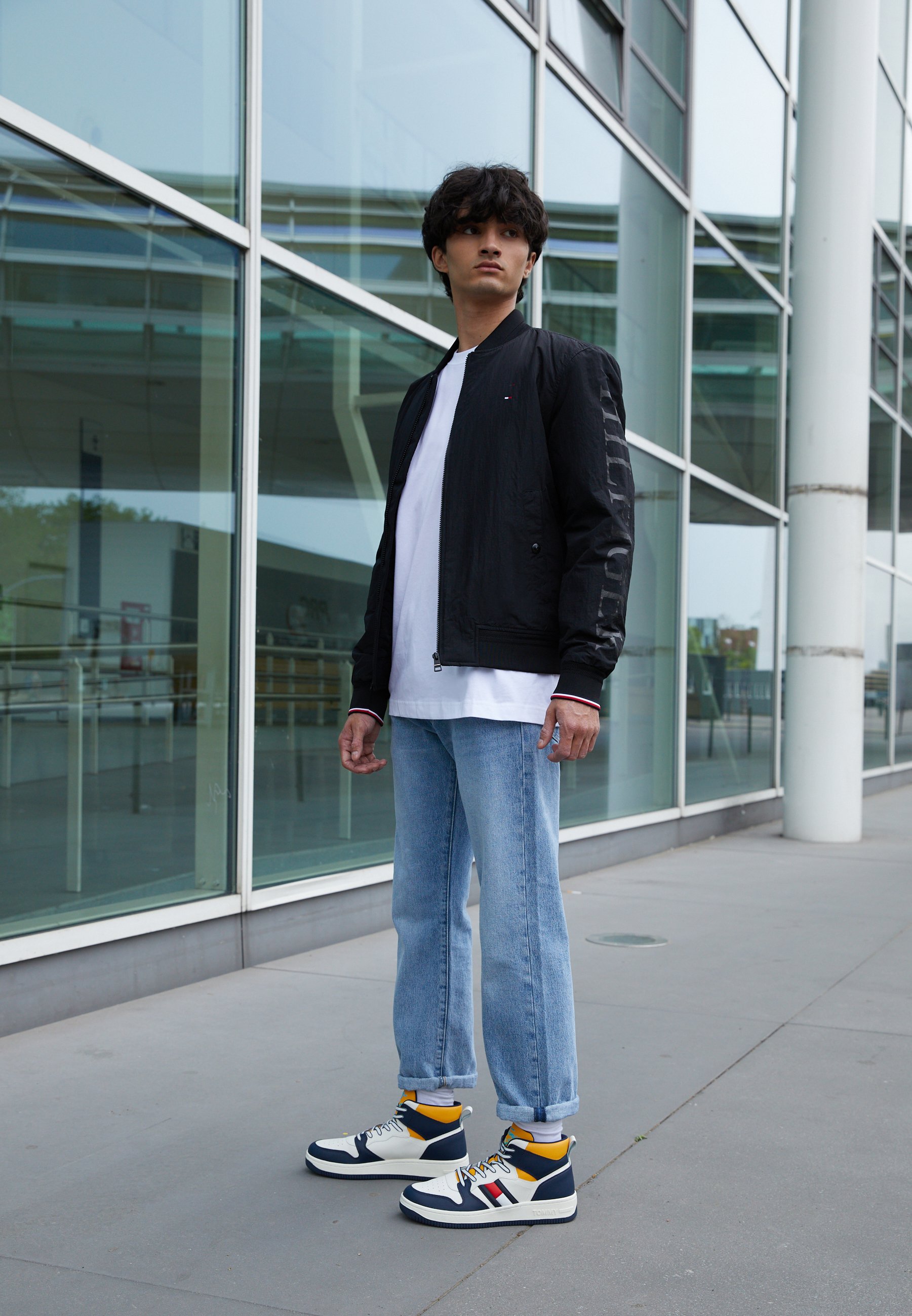 high top trainers with jeans