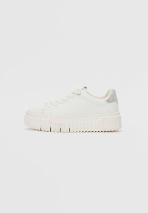 Trainers - white comb