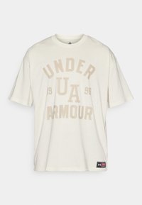 - T-shirt z nadrukiem