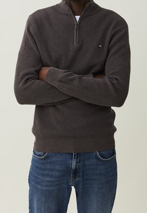 Svetr - brown
