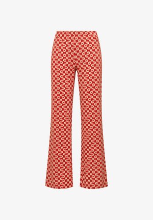 Pantaloni a gamba larga rossi e beige con un motivo a diamante ripetuto e vita elasticizzata, mostrati su sfondo bianco.
