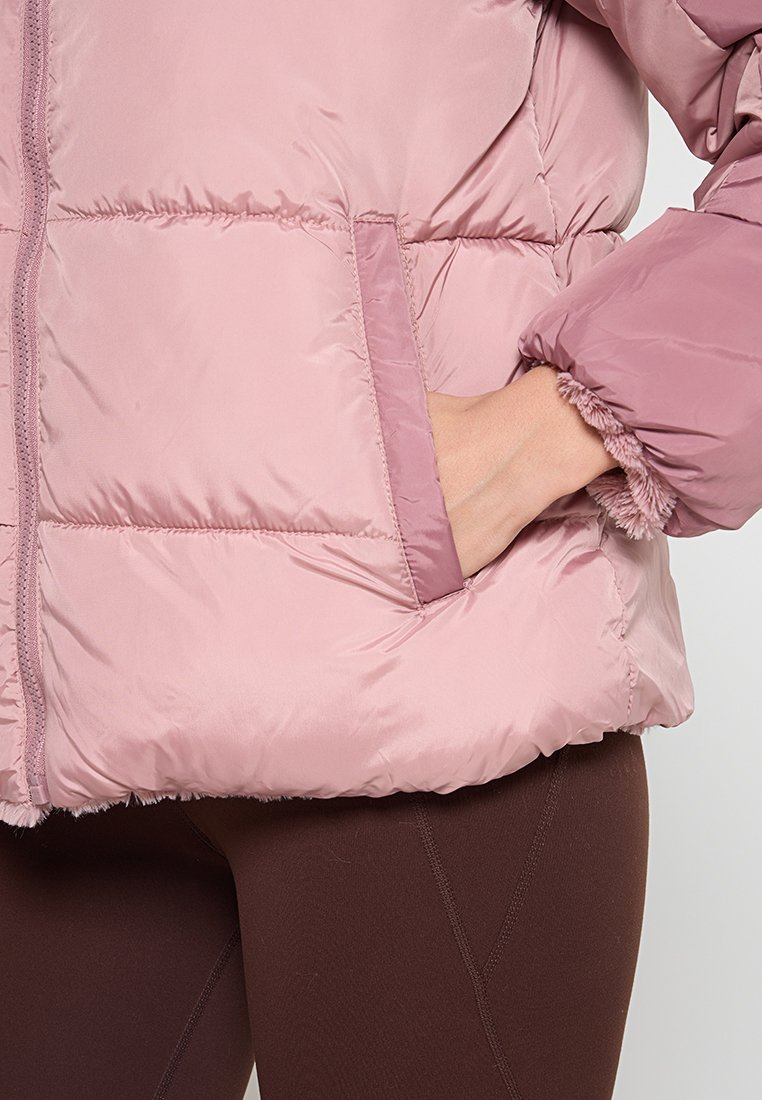 REVERSIBLE PUFFER