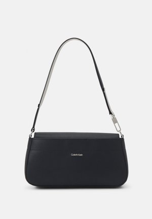 BUSINESS SHOULDER BAG SAFFIANO - Handtas - black/sand pebble