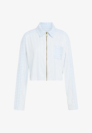 Kurzjacke mit hellblauen und weißen vertikalen Streifen, Reißverschluss, Kragen und aufgesetzter Tasche auf der linken Brust. Glatte Stoffstruktur.