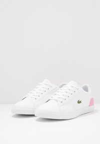 Lacoste LEROND - Zapatillas - white/light pink