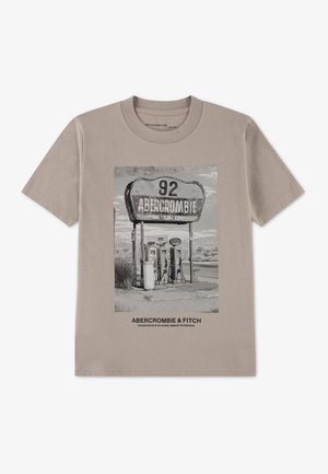 RACE CAR PHOTO TEE - T-shirts med print - simply taupe