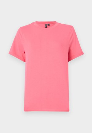T-shirt rose vif à manches courtes en coton doux ; doté d'un col rond et d'une coupe décontractée, avec des manches à revers et une texture lisse.