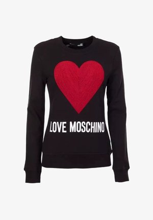Sweat-shirt noir à manches longues avec un grand cœur rouge texturé au-dessus du logo "LOVE MOSCHINO" blanc sur le devant.