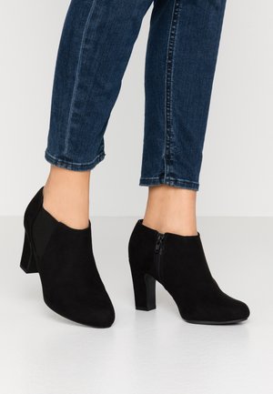 Kotníková obuv - black