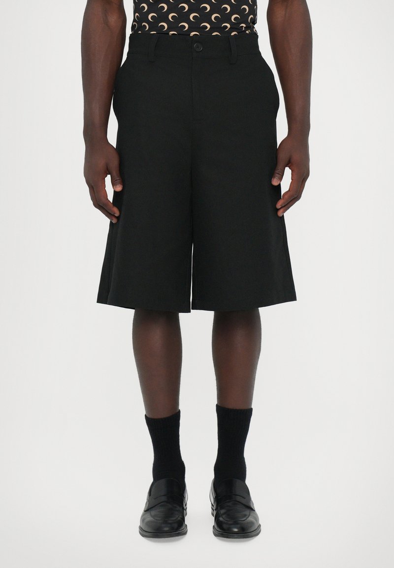 Han Kjøbenhavn - WIDE LEG - Shorts - black, Ampliar