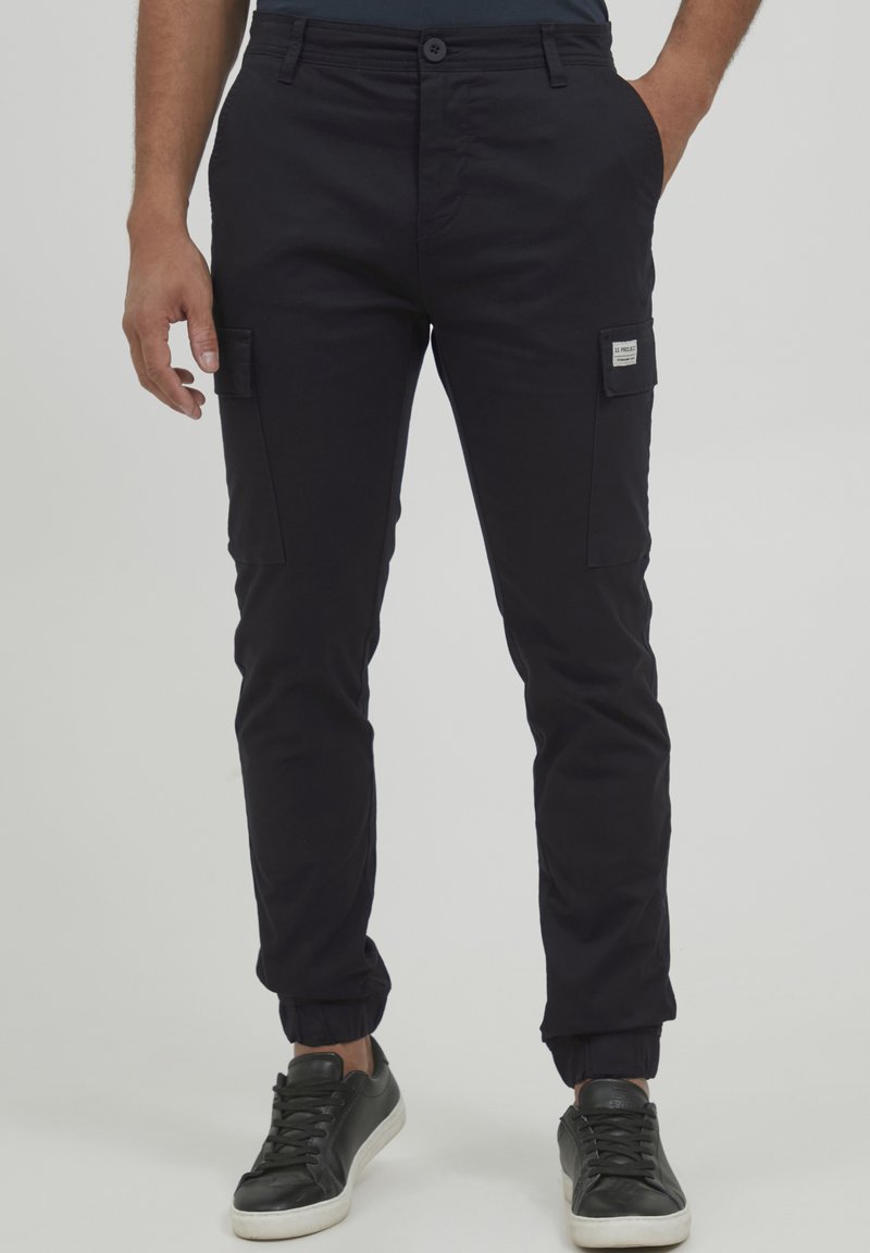 11 Project PRLOUKA REGULAR FIT - Kapsáče - black
