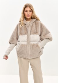 Cesare Gaspari Giacca invernale - ivory