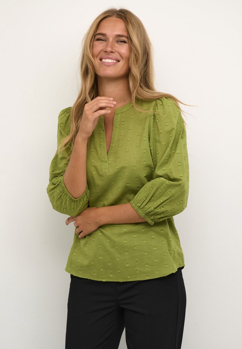 Kaffe - KAJOLLIA  - Bluse - calla green, Forstør