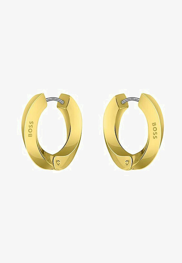 Pendientes de aro de oro con un acabado pulido, que presentan un diseño de bisagra y la inscripción "BOSS" grabada en el lateral para un detalle adicional.