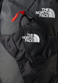 The North Face RAPIDUS ALPIN 34 UNISEX - Hátitáska - asphalt grey/black