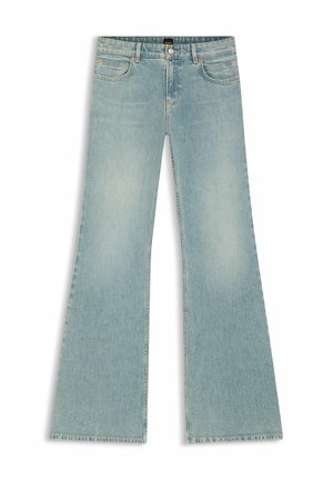 Jean en denim bleu clair évasé avec cinq poches et une fermeture bouton et zip, présenté à plat sur fond blanc.