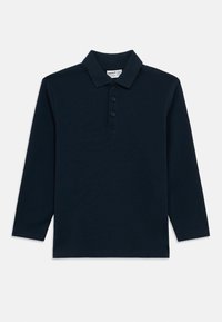 Granatowa koszulka polo z długim rękawem, wyposażona w klasyczny kołnierzyk, listwę zapinaną na trzy guziki oraz miękką, gładką fakturę.