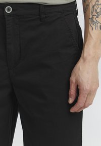 Solid SDBISHOP REGULAR FIT - Kratke hlače - true black