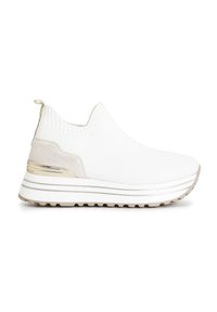 Weiße Slip-On-Sneaker mit einem strukturierten Strickoberteil, das ein metallisches Detail an der Ferse und eine dicke, gerippte weiße Sohle aufweist.